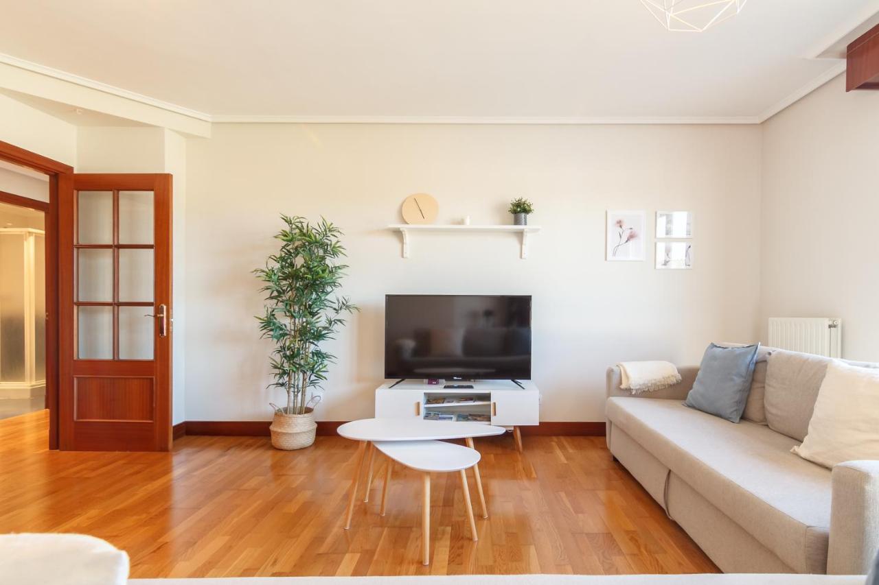 Apartament Amplio Y Luminoso Sobre La Ria De Barakaldo